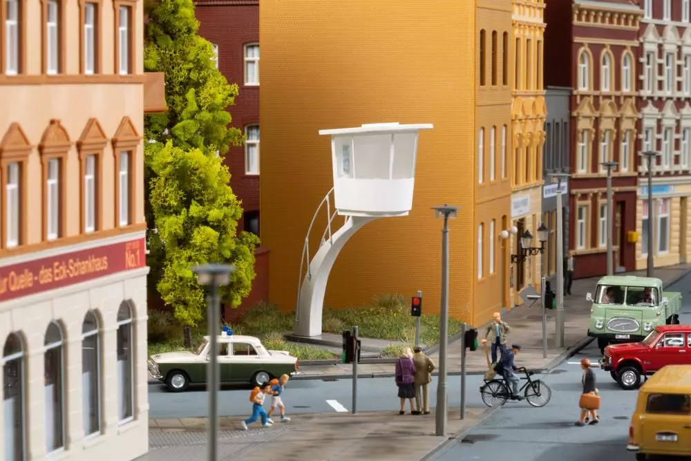 Auhagen 13352 - Verkehrskanzel mit Zubehör TT 1:120