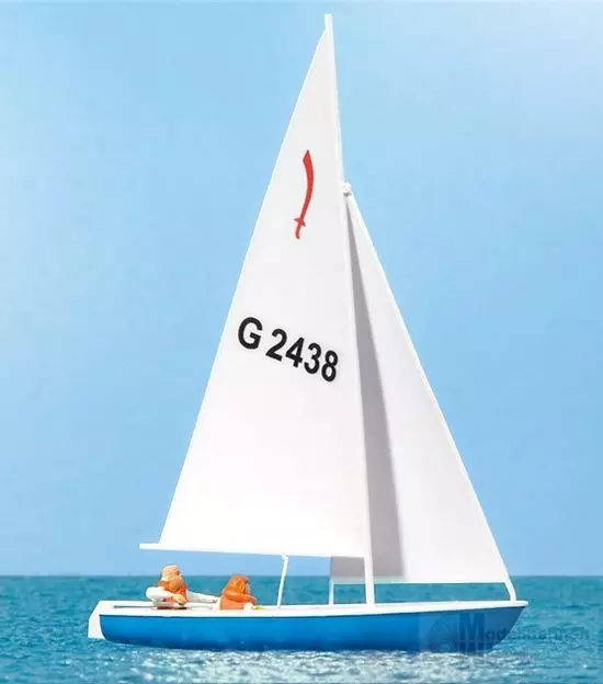 Preiser 10679 - Segler (3). Segelboot Korsar H0 1:87