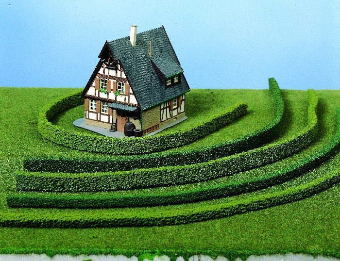 Heki 1185 - Hecke dunkelgrün 7mm hoch 50 cm lang 3 Stück H0/TT/N/Z