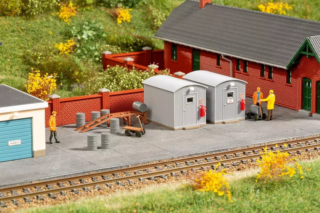 Auhagen 13359 - Wellblechschuppen Öllager TT