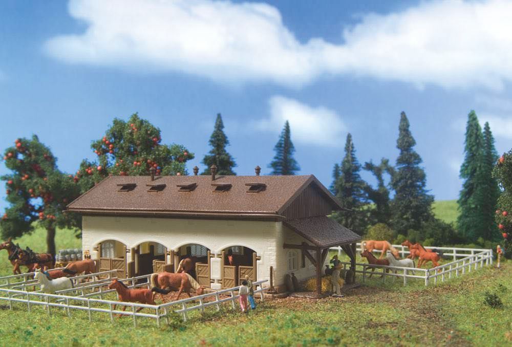 Vollmer 47719 - Pferdestall mit Pferden N 1:160
