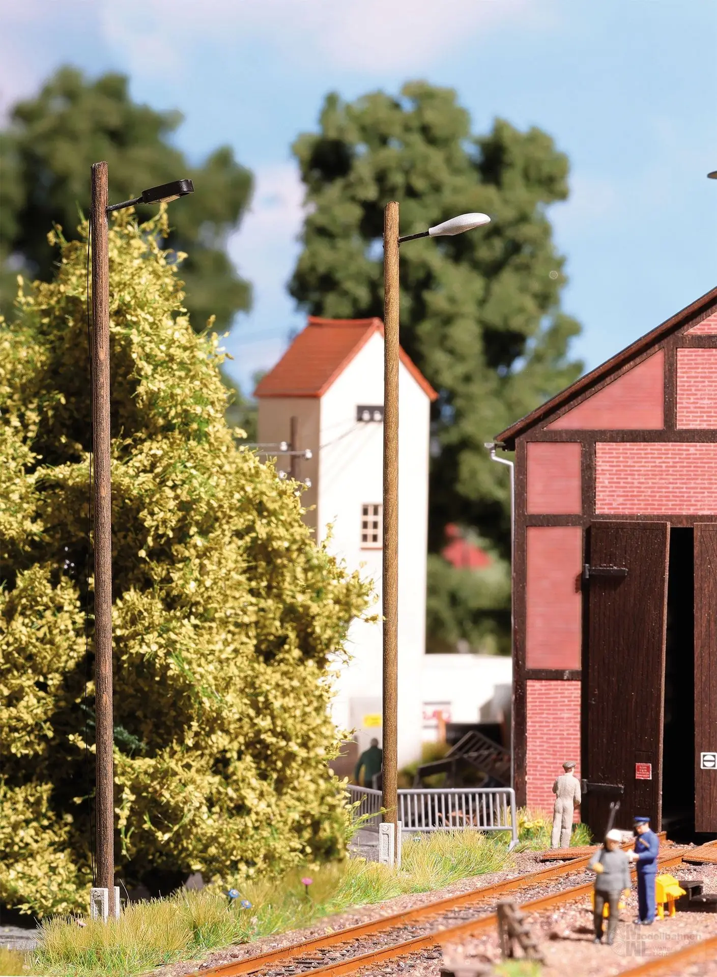 Busch 8748 - Straßenleuchte weiß eckig 70mm TT 1:120