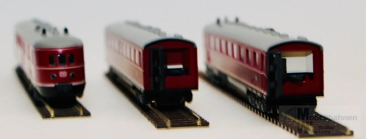 Hobbytrain 16063 - HOBBYTRAIN - Akku-Triebwagen VT 06 DB Ep.III rot 3.tlg. N 1:160