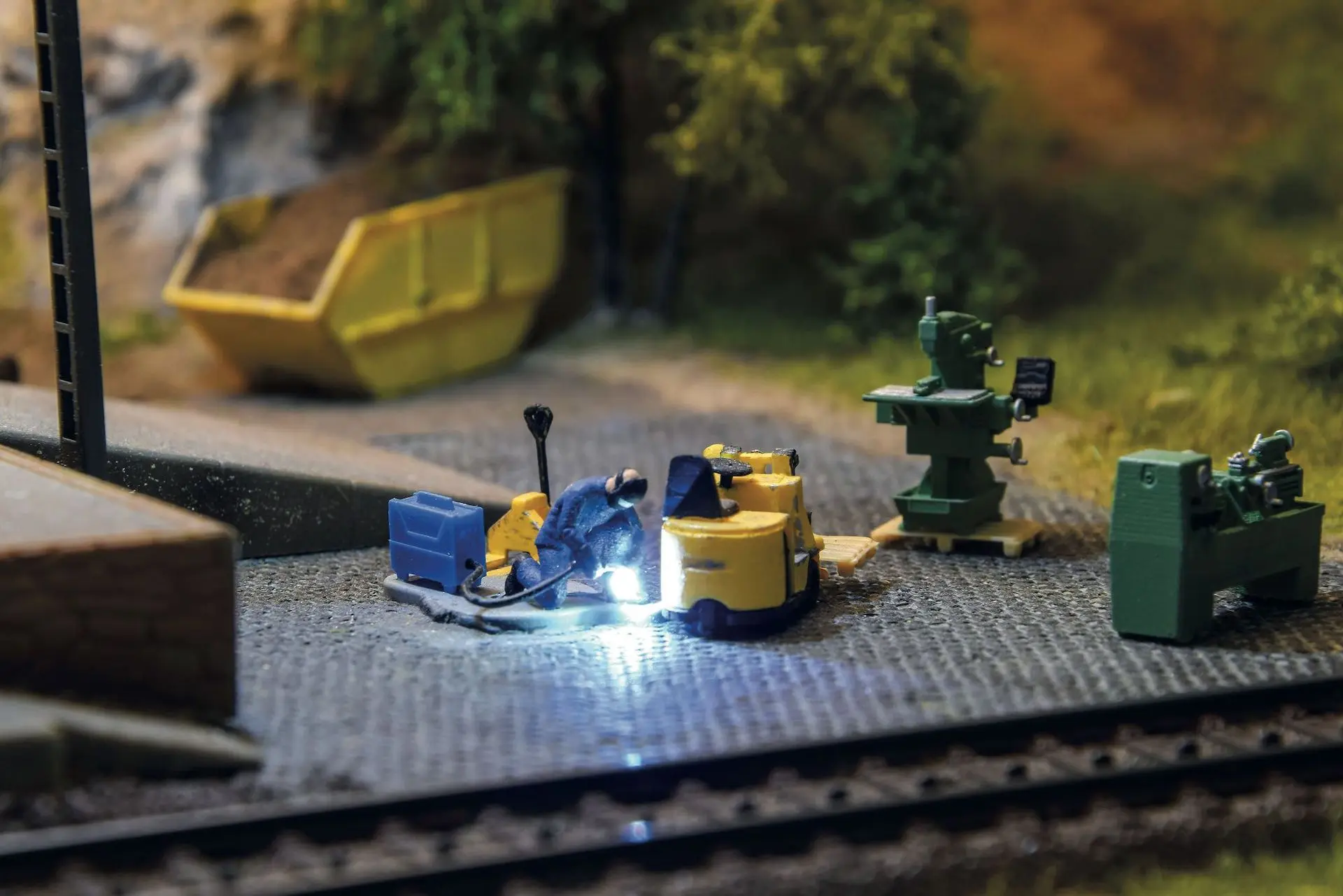 Viessmann 1538 - Schweißer mit flackerndem Schweißlicht H0 1:87