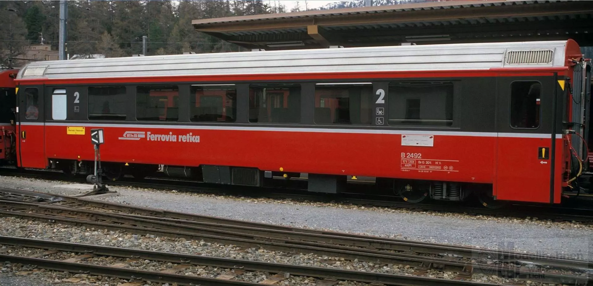 Bemo 3244102 - Einheitswagen EW IV RhB Ep.V B 2492 Bernina Express H0m