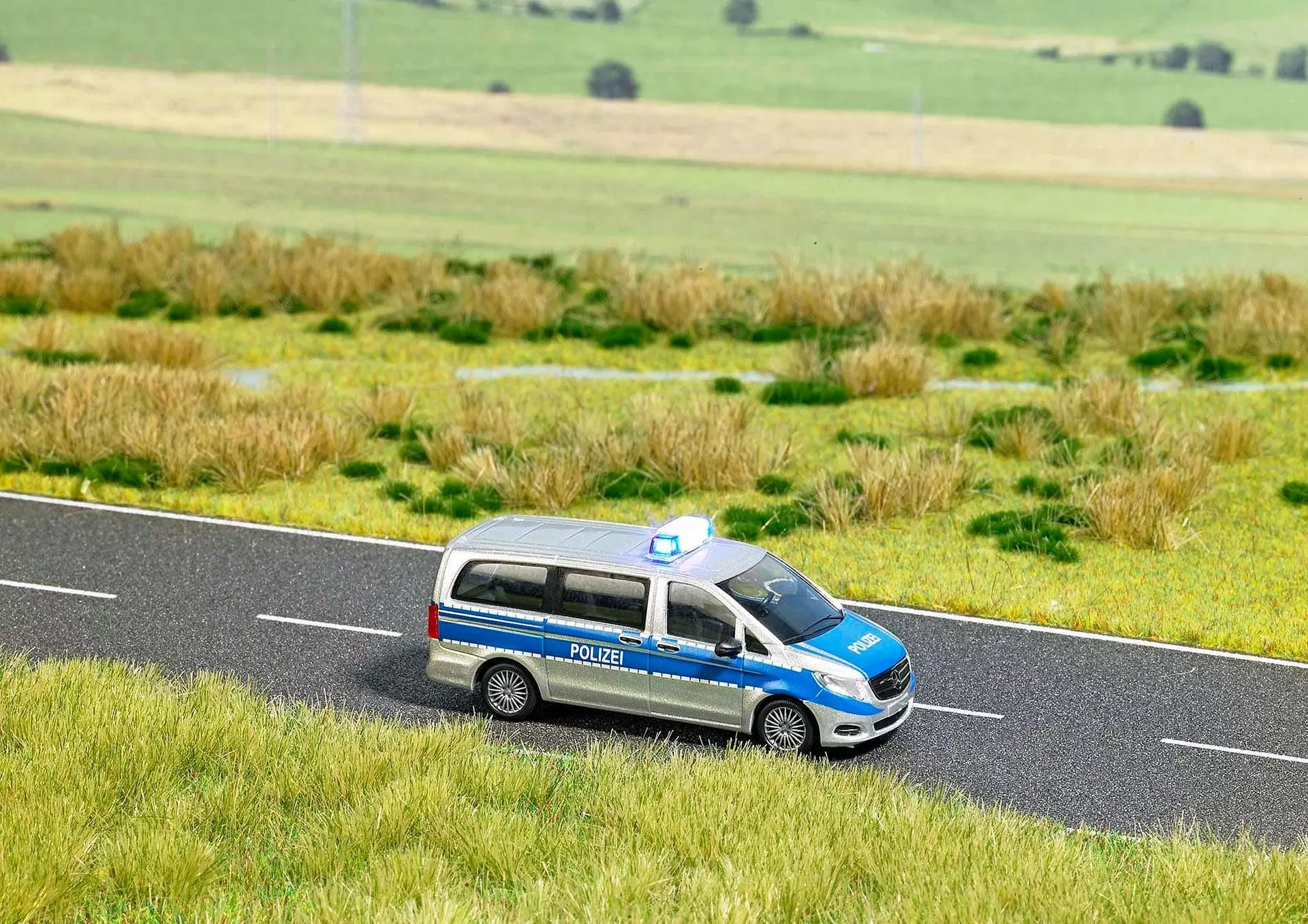 Busch 5597 - Mercedes-Benz V-Klasse Polizei H0 1:87