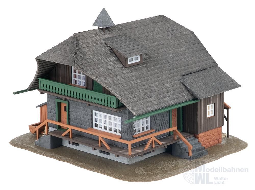 Faller 130010 - Jubiläumsmodell Schwarzwaldhaus mit Figur H0 1:87