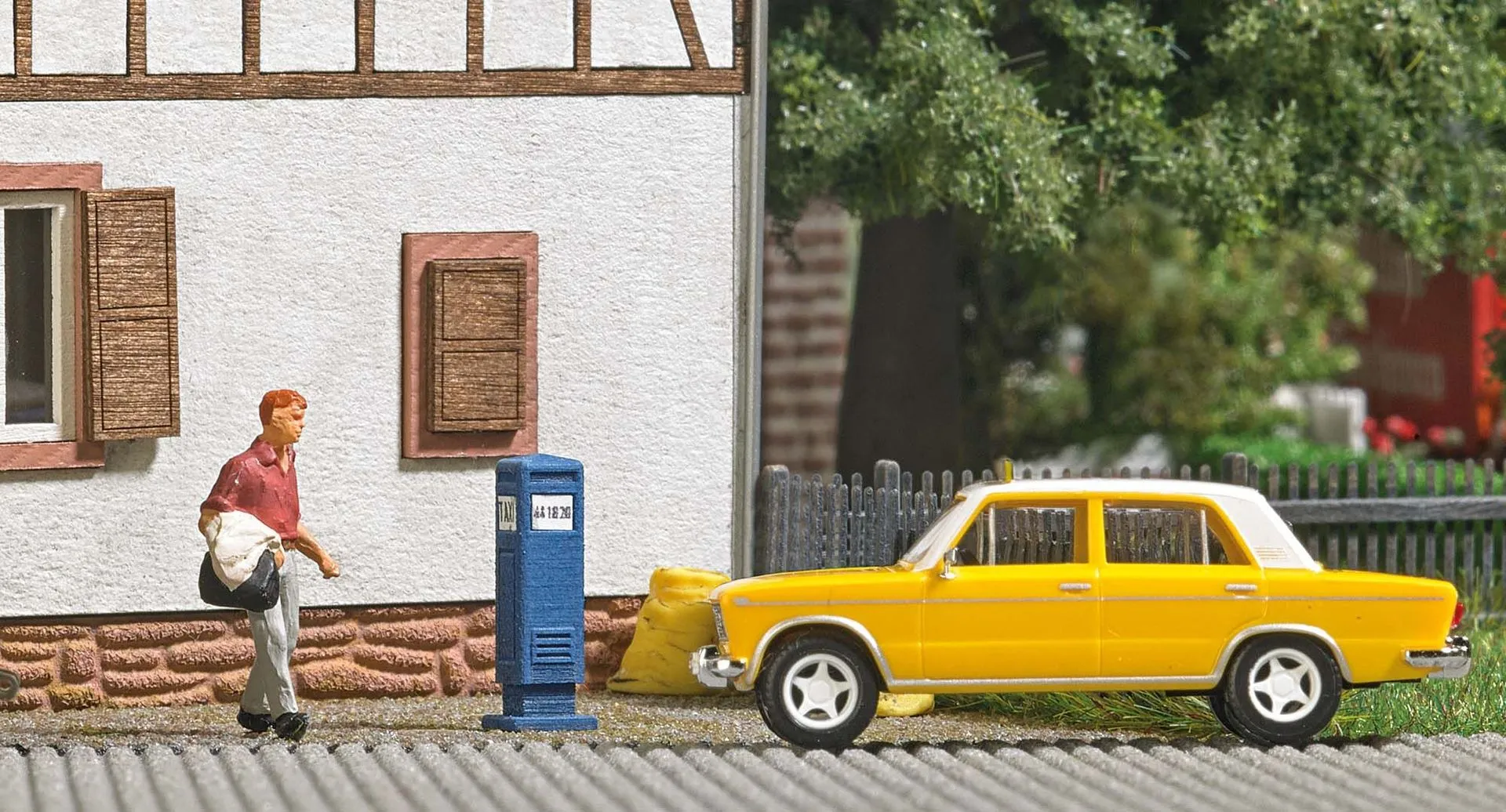 Busch 7764 - M-Set: Taxisäule DDR H0 1:87