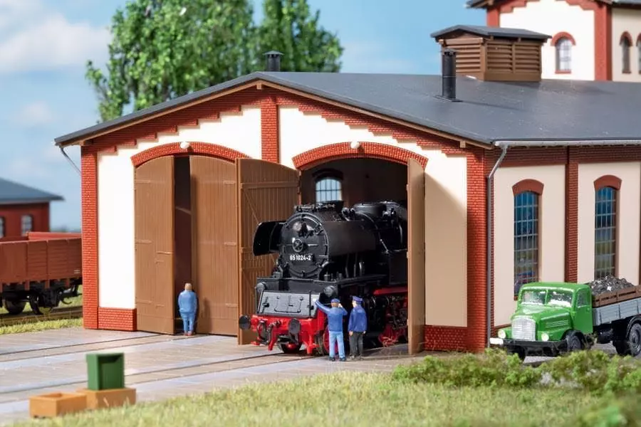 Auhagen 13342 - Lokschuppen mit Wasserturm TT 1:120