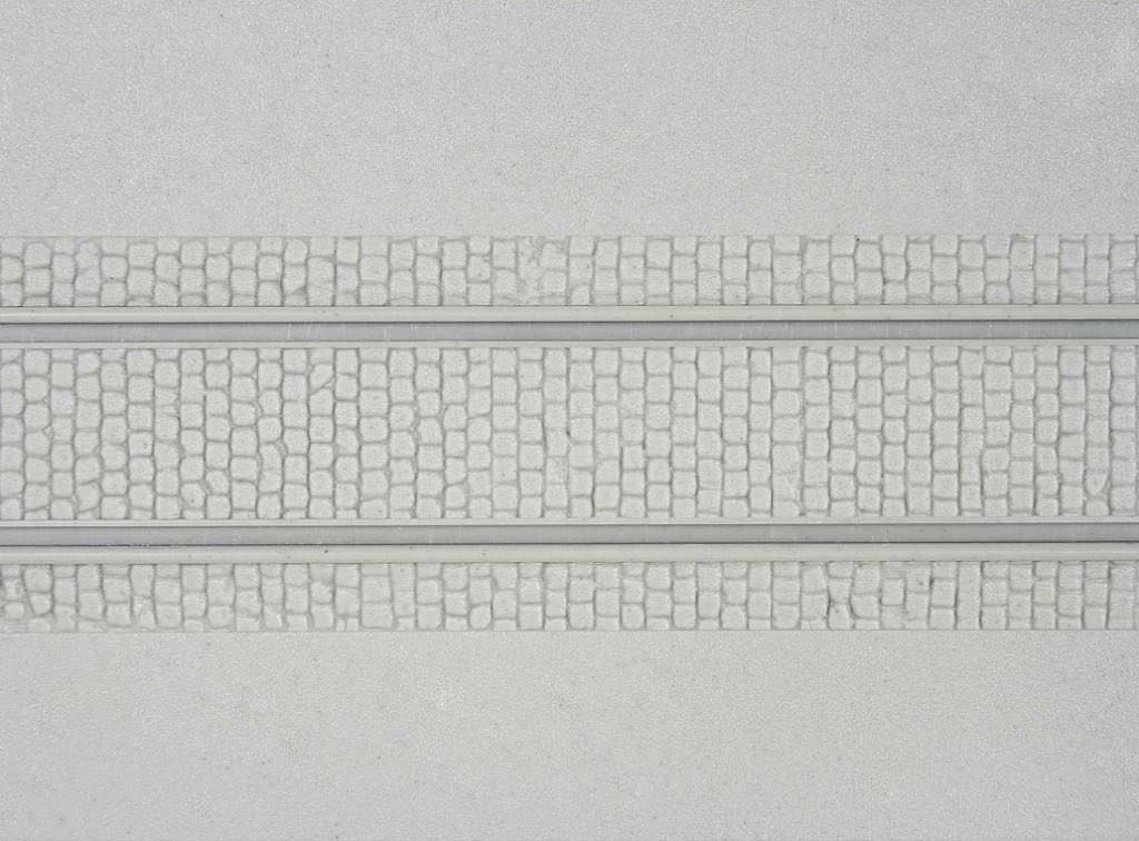 Kibri 34125 - Straßenplatte mit Gleiskörper L 20 x B 12 cm H0 1:87