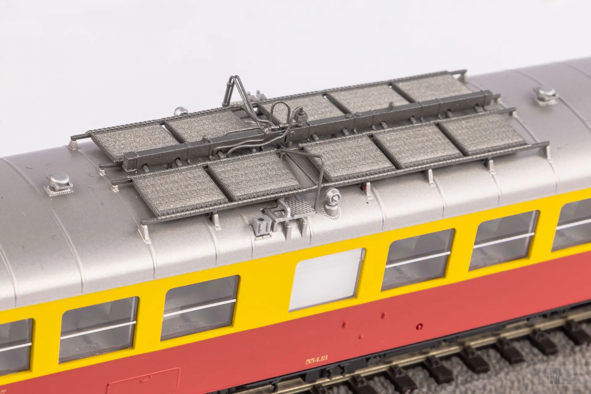 Piko 52798 - Dieseltriebwagen Typ 554 SNCB Ep.III H0/WS Sound