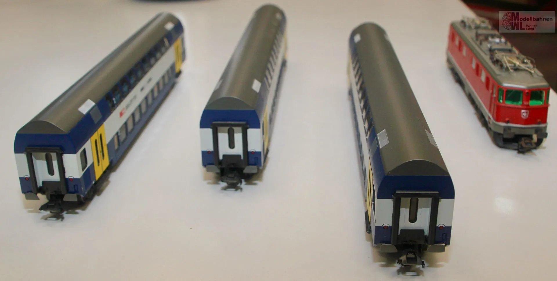 Märklin 28505 - MÄRKLIN - Zugpackung S-Bahn Zürich E-Lok Ae 6/6 + 3 Doppelstockwagen H0/WS Delta