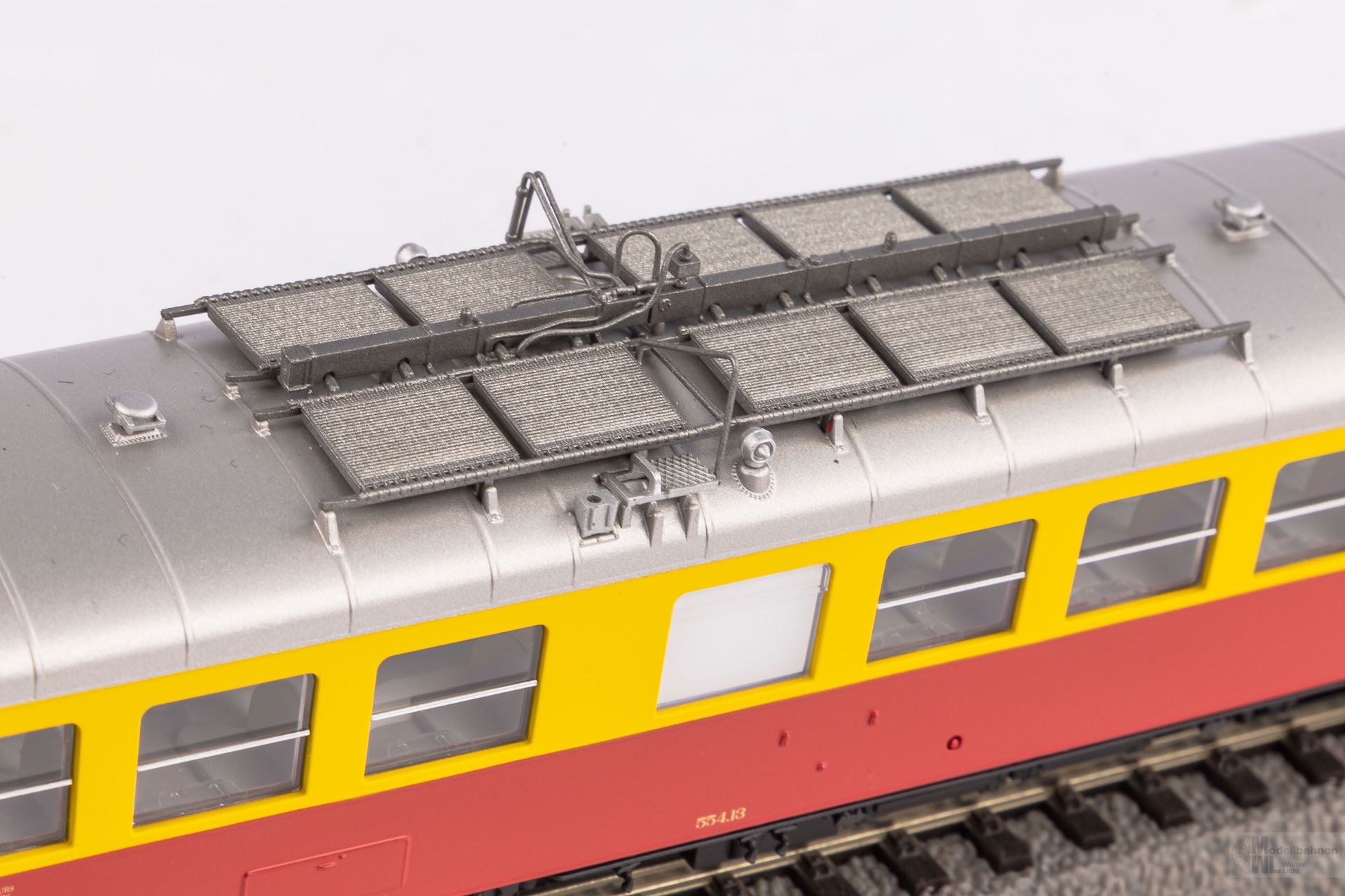 Piko 52797 - Dieseltriebwagen Typ 554 SNCB Ep.III H0/GL Sound