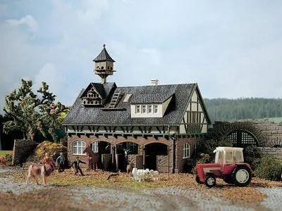 Vollmer 43726 - Stall mit Taubenschlag und Pfedeboxen H0 1:87