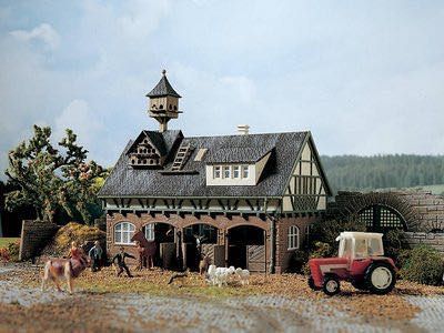 Vollmer 43726 - Stall mit Taubenschlag und Pfedeboxen H0 1:87