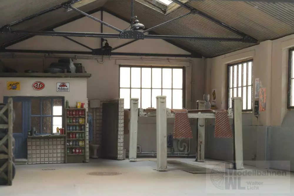 ARTITEC b.v. 10.474 - Niederländische Garage mit Innenausstattung H0 1:87 BAUSATZ