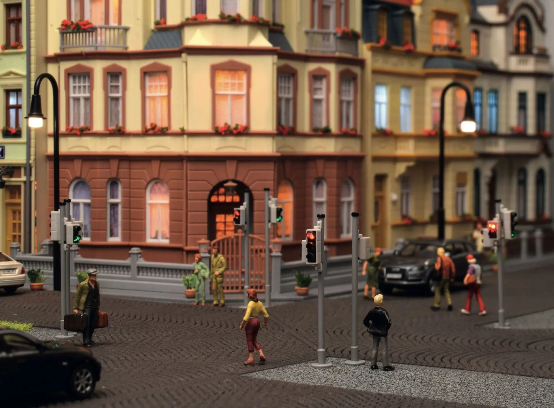 Viessmann 5095 - Verkehrsampel mit Fußgängerampel und LED 2 Stück H0 1:87