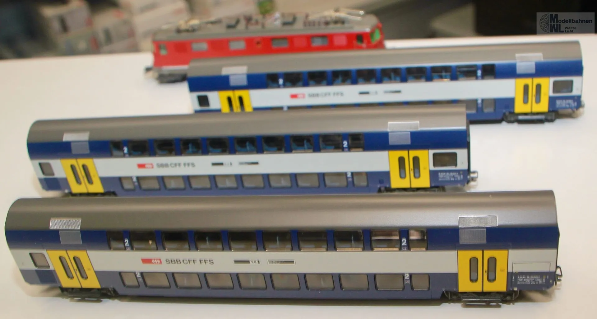 Märklin 28505 - MÄRKLIN - Zugpackung S-Bahn Zürich E-Lok Ae 6/6 + 3 Doppelstockwagen H0/WS Delta