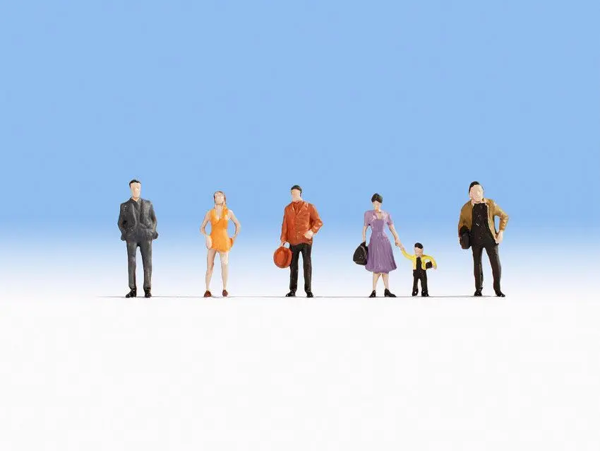 Noch 18101 - Passanten H0 1:87