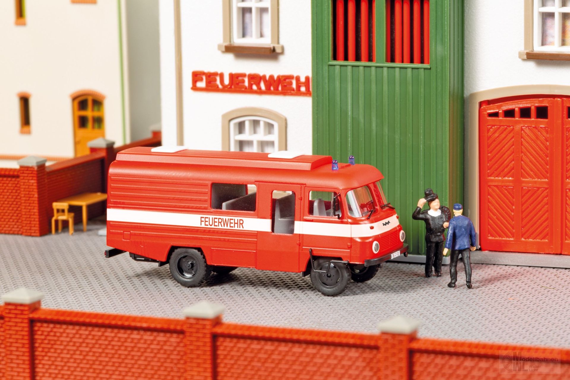 Auhagen 11479 - mini car Robur LO3000 Halbbus Feuerwehr TT 1:120