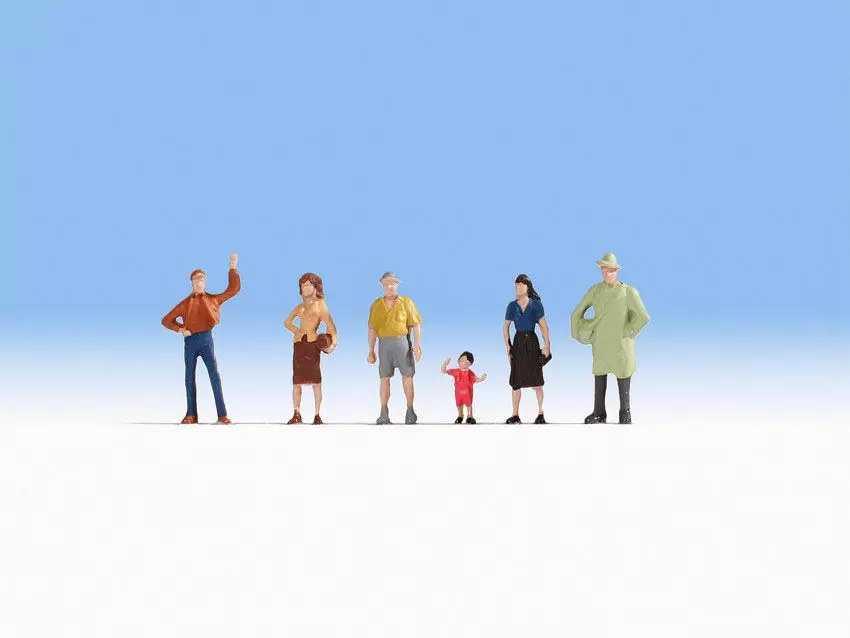 Noch 38100 - Passanten N 1:160