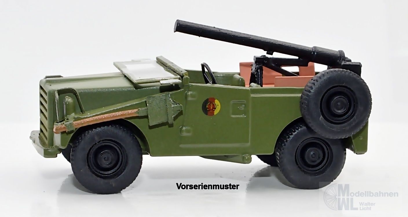 NPE NA88234 - IFA P3 Kübelwagen Grenztruppen mit SPG-9D H0 1:87