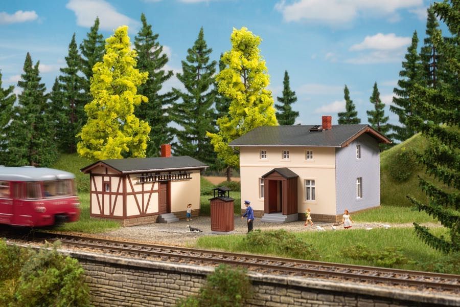Auhagen 11457 - Bahnwärterwohnhaus mit Nebengebäude H0 1:87