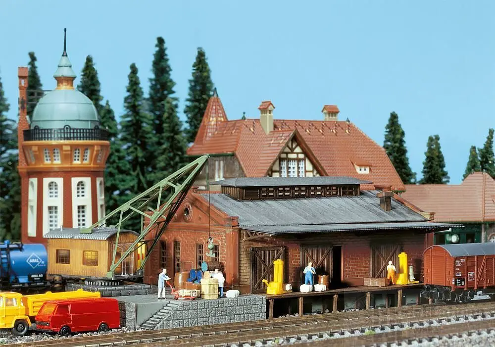 Faller 222180 - Güterhalle Mit Ladekran N 1:160