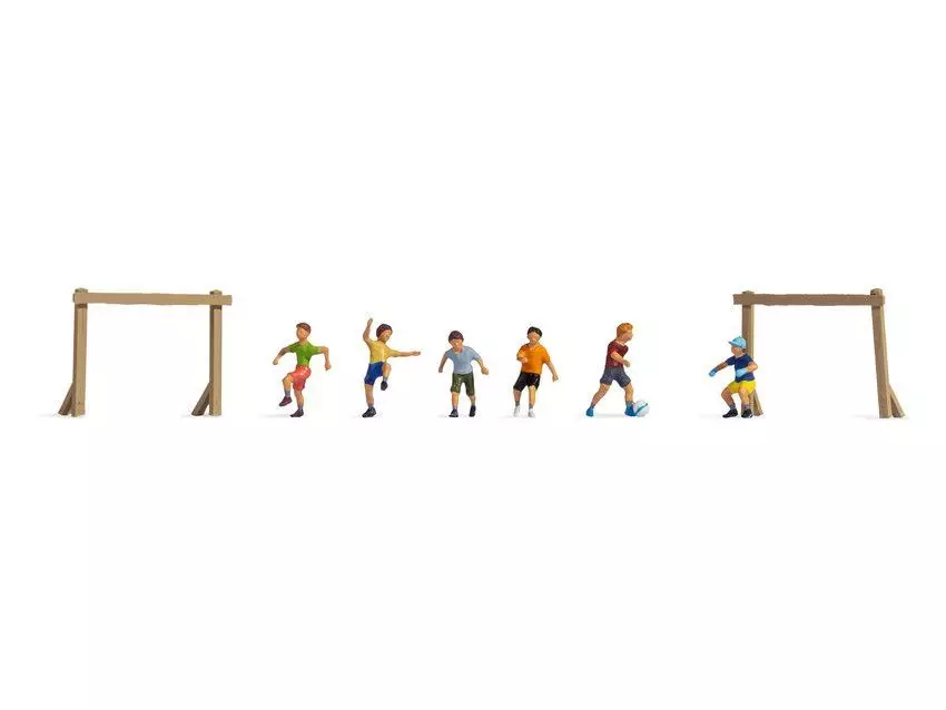 Noch 36817 - Kinder auf dem Bolzplatz N 1:160