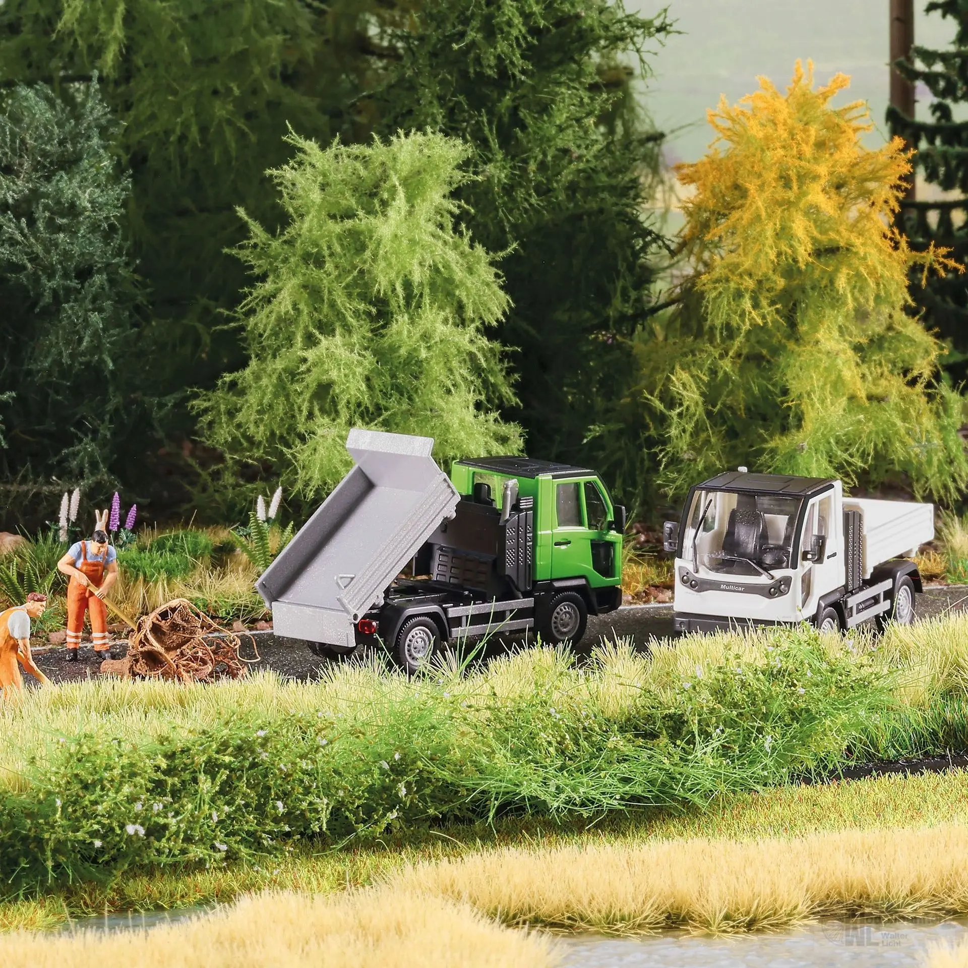 Busch 54702 - Multicar M31 weiß Baujahr 2017 H0 1:87