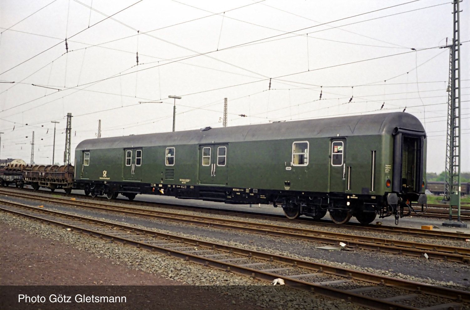 Arnold 4417 - Postwagen Ste DBP Ep.IV 2.tlg. grün N 1:160
