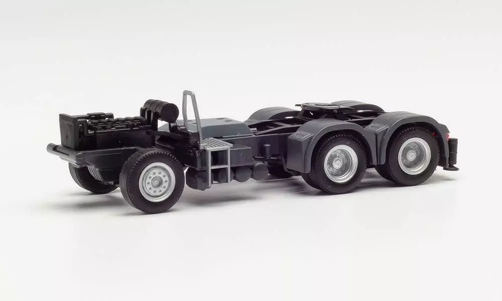 Herpa 85328 - Teileservice Fahrgestell MAN TGX 6x4 incl. Heckabstützung u. Kranaufnahme