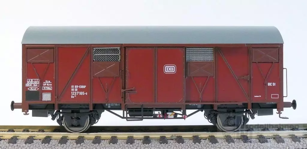 Exact Train 21007 - Güterwagen gedeckt DB Ep.IV Gs 213 EUROP mit braun Luftklappen H0/GL