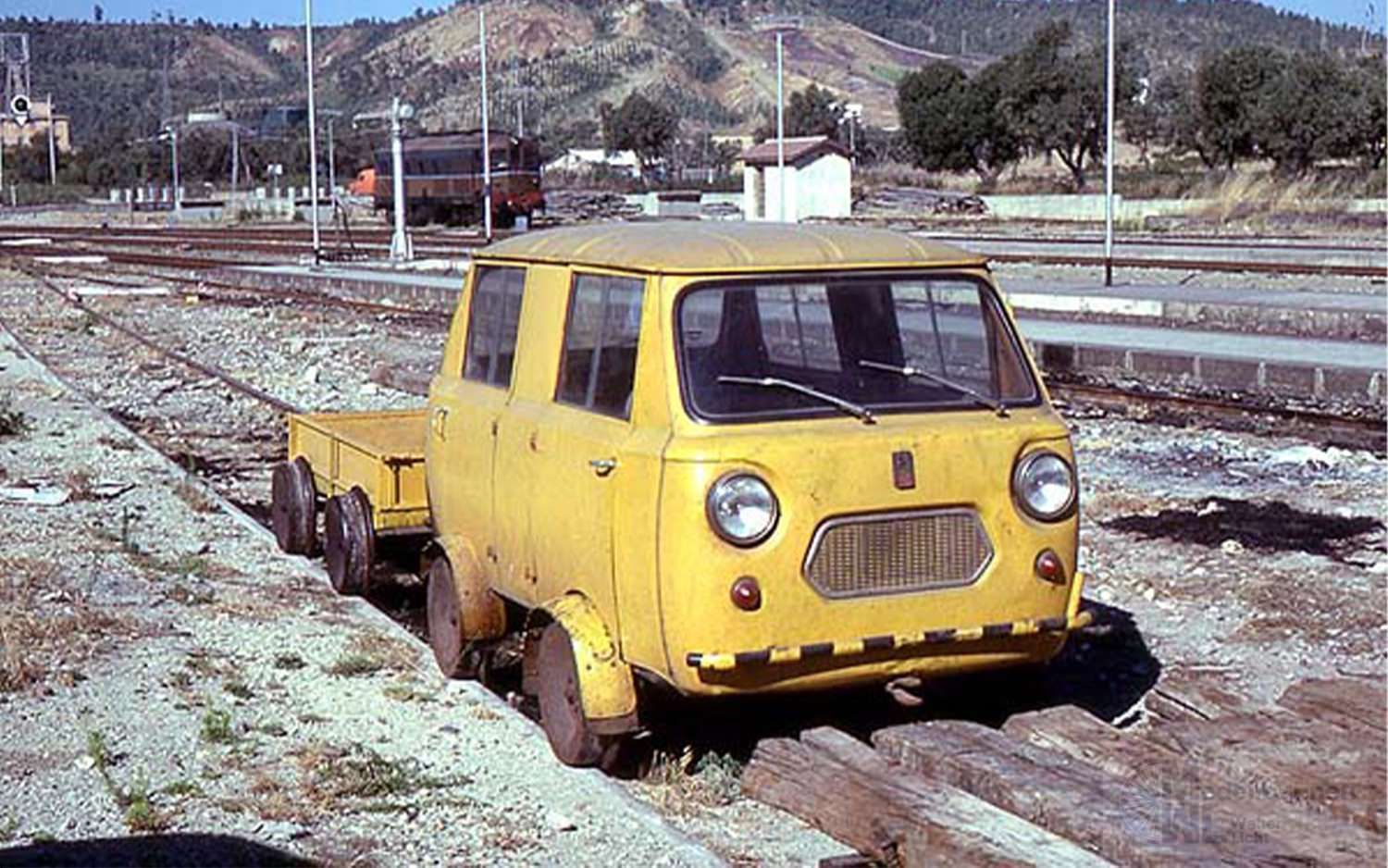 Rivarossi 9006S - Draisine Fiat 500 FS Ep.IV gelb miot Anhänger H0/GL Sound