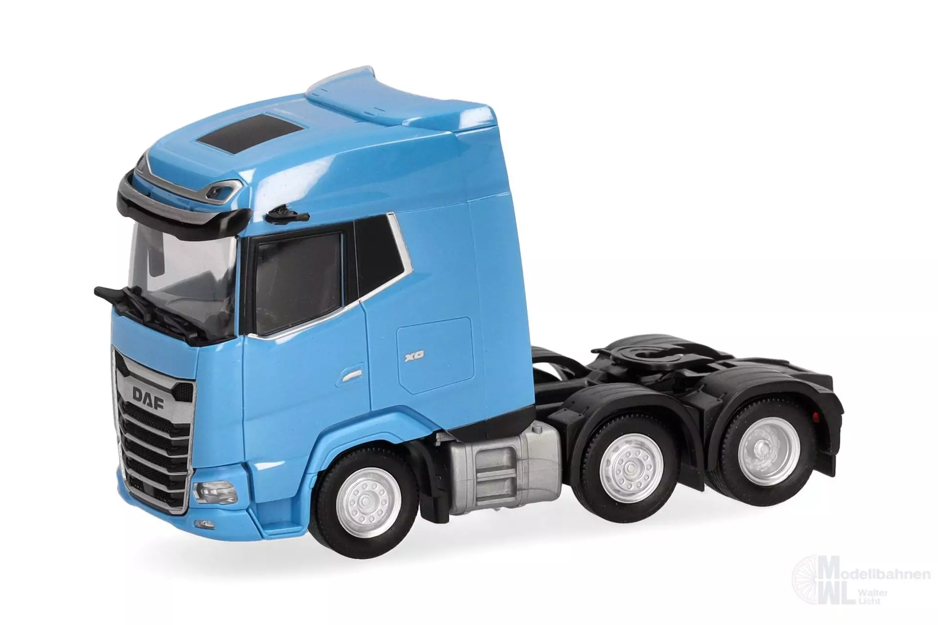Herpa 318983-002 - DAF XG Zugmaschine 3-achs (6x2) lichtblau H0 1:87