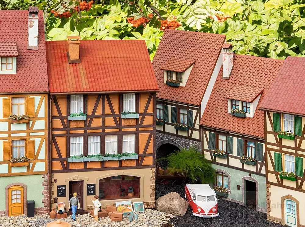 Pola 331769 - Fachwerkhaus mit Schaufenster Spur G 1:22,5