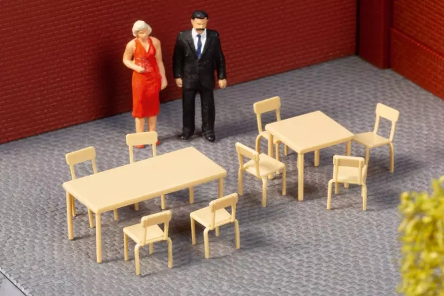 Auhagen 41671 - Tische und Stühle H0 1:87