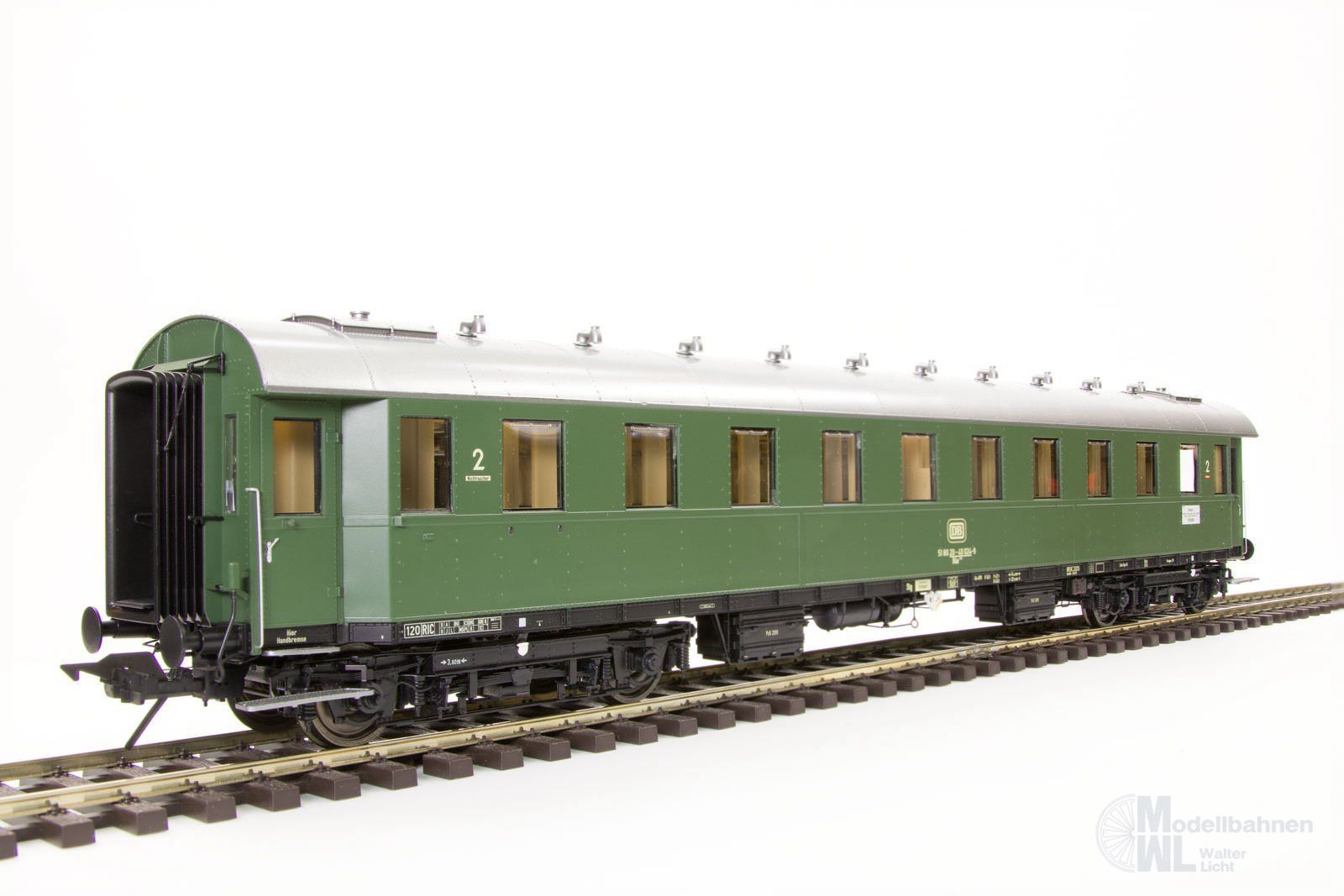 Lenz 41251-04 - Schnellzugwagen DB Ep.IV Gr. 29 2.Kl. C4üe-28 chromoxidgrün Spur 0