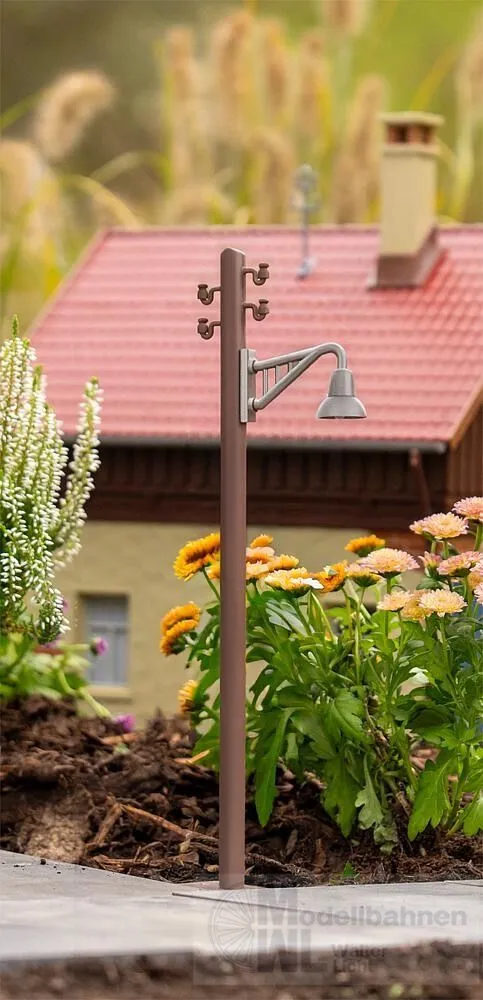 Pola 333233 - Holzmast mit Auslegerleuchte 2 Stück LGB 1:22,5