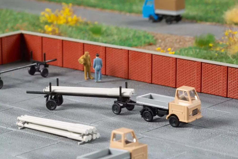 Auhagen 44658 - Multicar M22 Pritsche mit Langmaterialanhänger N 1:160