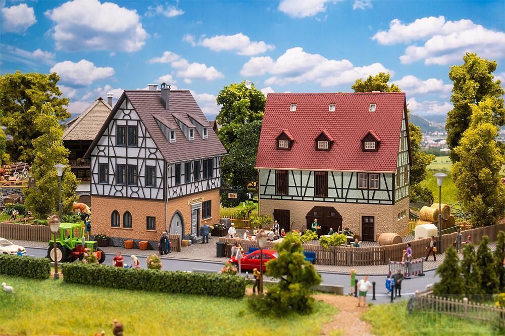 Faller 130147 - Fachwerkhaus mit Wirtschaftsg H0 1:87