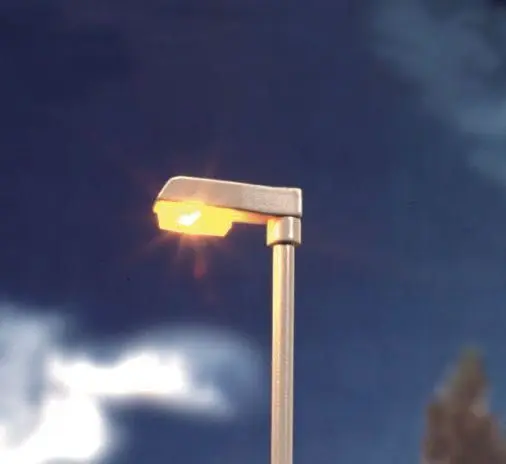 Viessmann 6093 - Straßenleuchte modern LED gelb H0 1:87