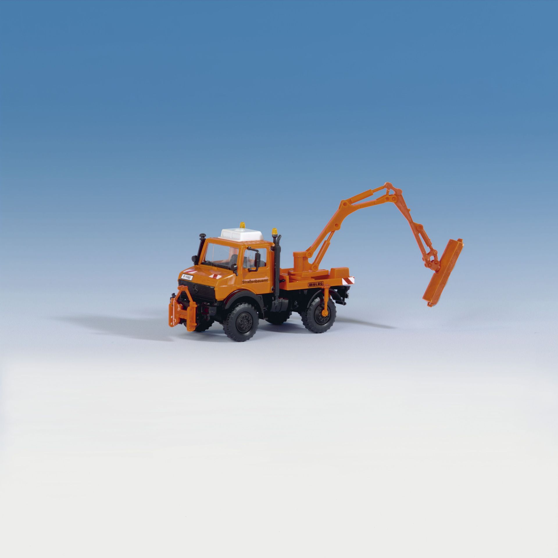 Kibri 15004 - UNIMOG mit Lichtraumschneidgerät H0 1:87