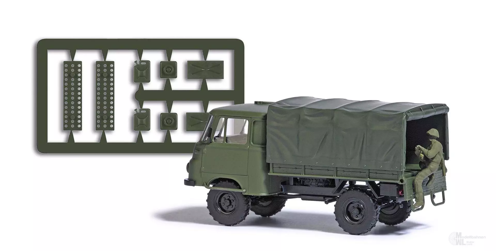 Busch 1935 - Robur LO 1800 mit NVA-Soldat H0 1:87