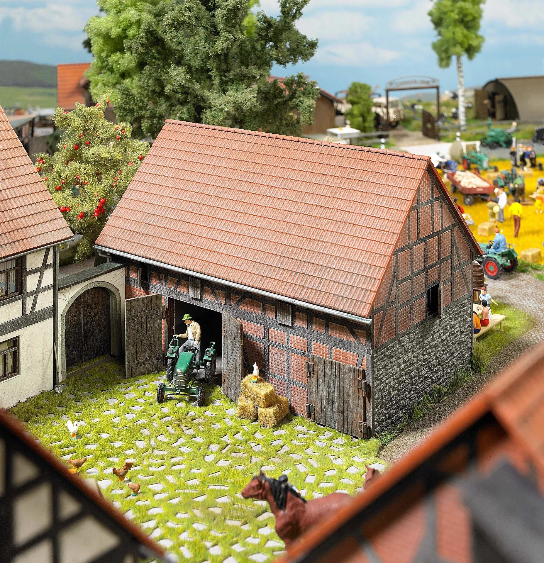 Busch 1506 - Scheune mit kleinem Stall H0 1:87