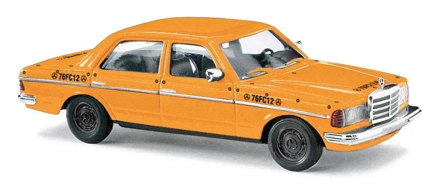 Busch 46873 - Mercedes-Benz W123 Limousine Crashtest H0 1:87