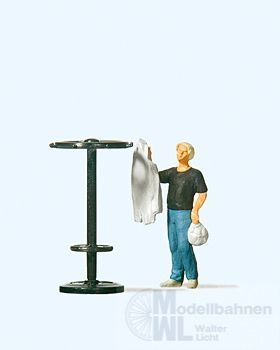 Preiser 28142 - Mann, Jacke aufhängend H0 1:87