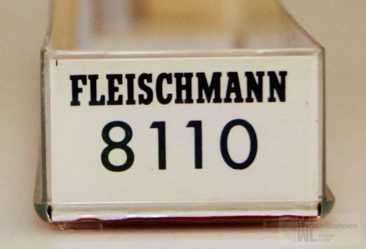 Fleischmann 8110 - FLEISCHMANN - Abteilwagen DB Ep.IV 1.Kl. Avümz 111 N 1:160