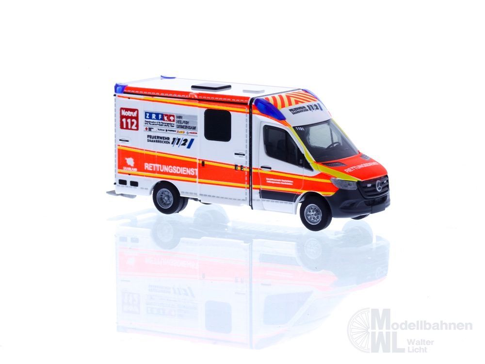 Rietze 76120 - Mercedes-Benz Strobel RTW ´18 ZRF- BF Saarbrücken H0 1:87