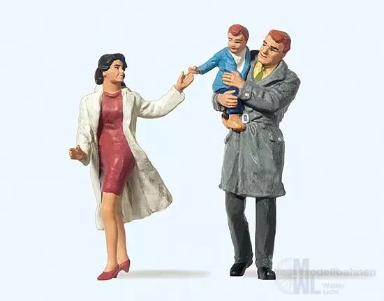 Preiser 63096 - Paar mit Kind gehend Spur 1